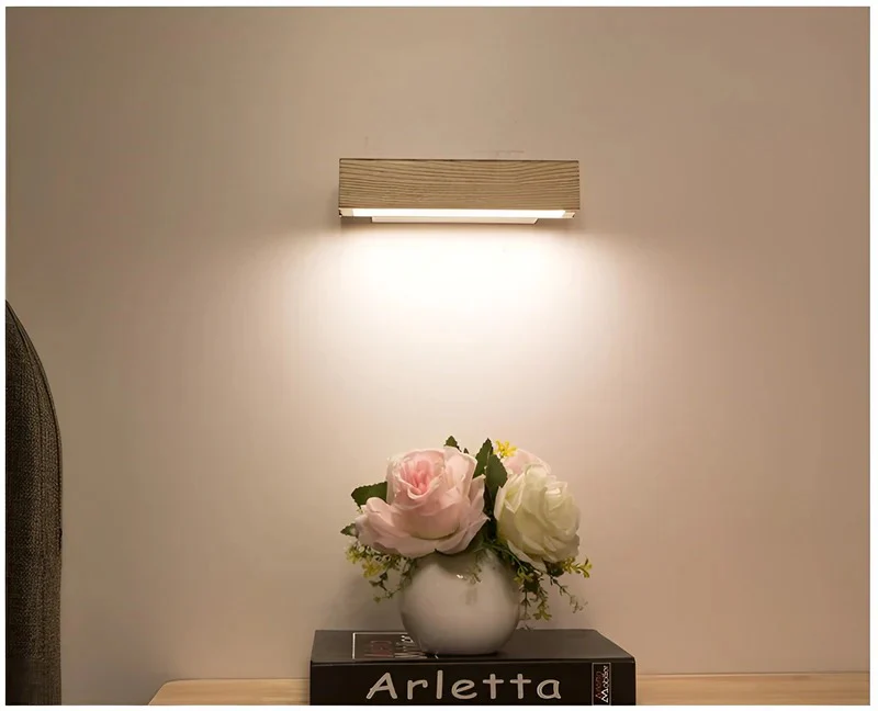 Rotatable Wall Lamp with Adjustable Arm