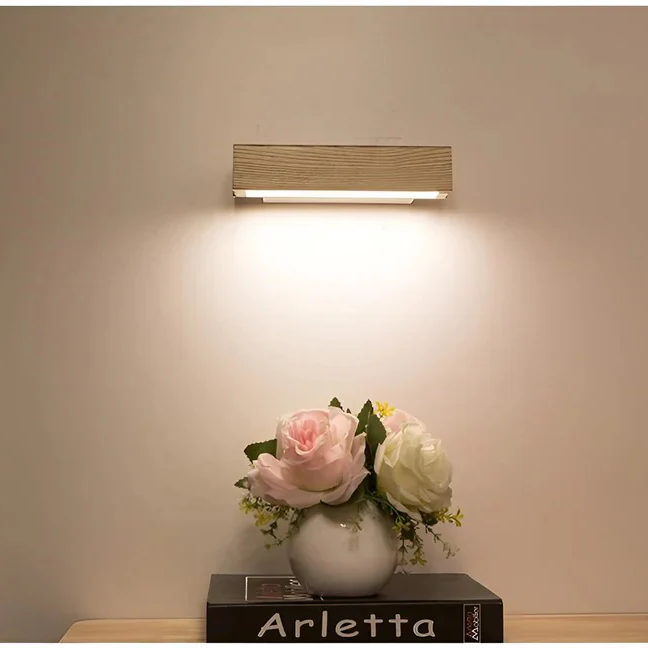 Rotatable Wall Lamp with Adjustable Arm
