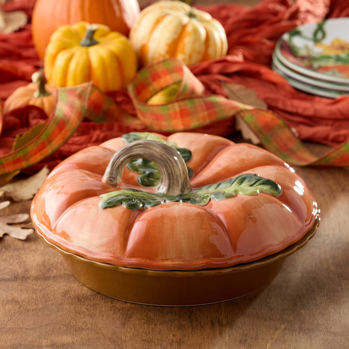 Covered Pie Dish with Pumpkin Shaped Lid and Glazed Ceramic Body for Holiday Desserts