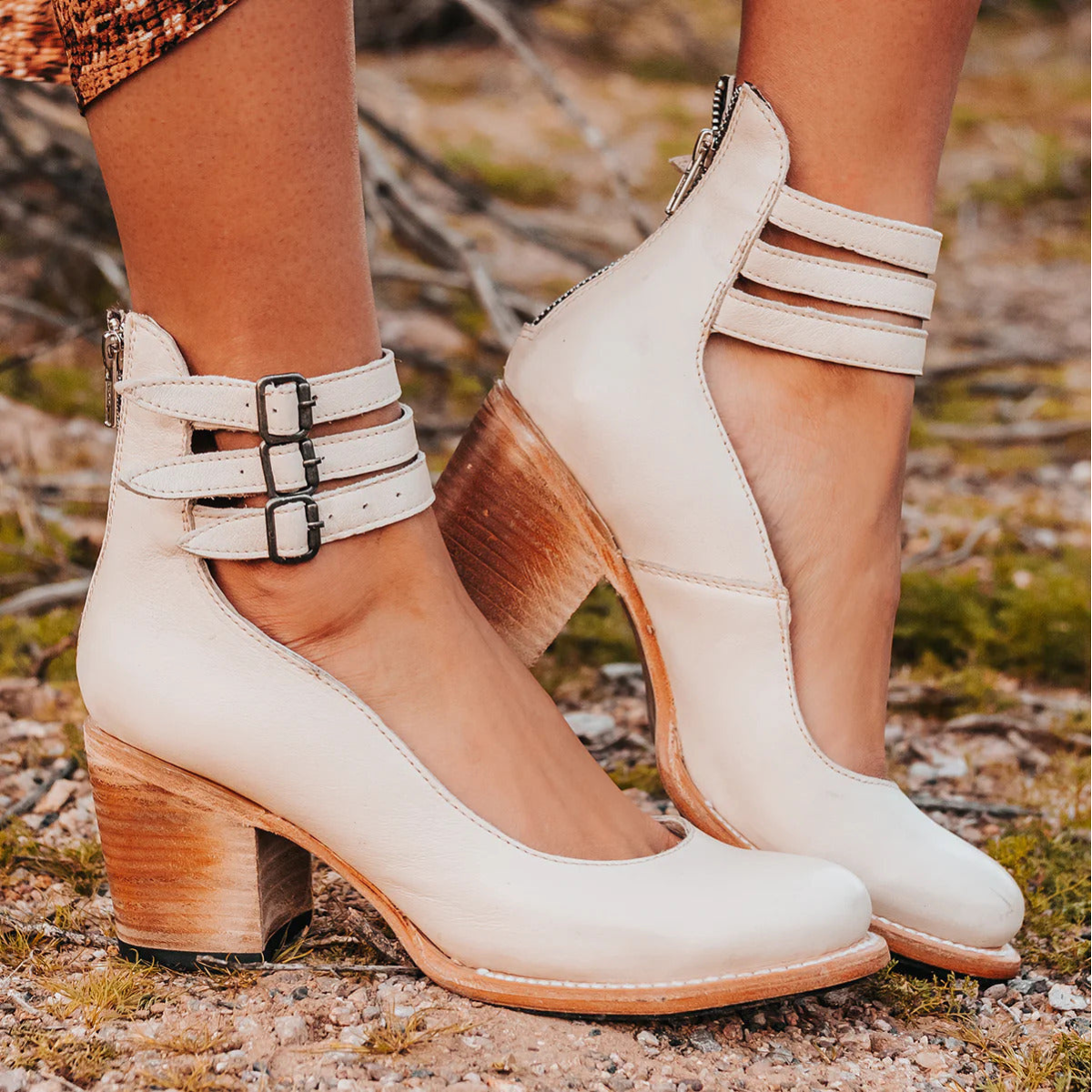 Women's Cushioned Sandals with Adjustable Strap and Breathable Lining, Lightweight Low Heel