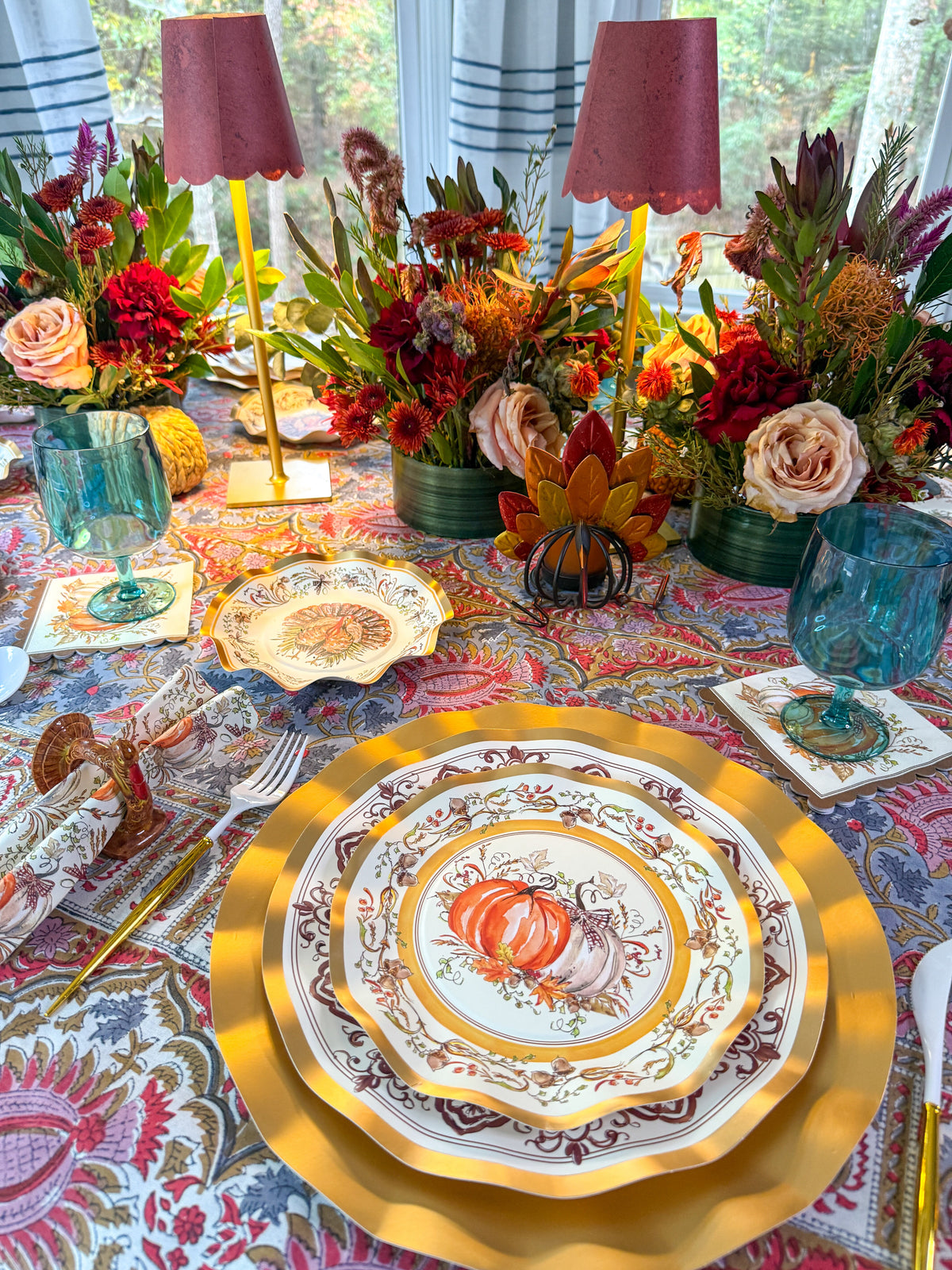 Disposable Paper Plates with Turkey and Pumpkin Design for Thanksgiving Dining