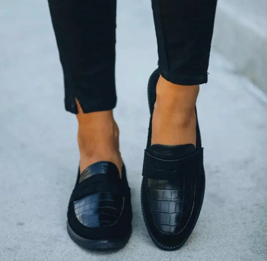 Croc-Embossed Black Loafers for Women – Effortless Style & All-Day Comfort