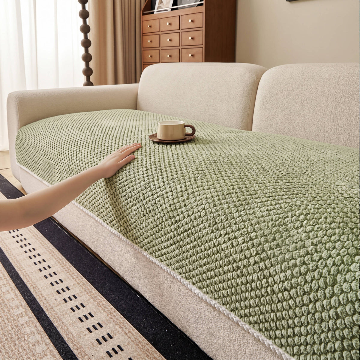 Luxury Couch Cover, Thick Removable Washable Sofa Protector, Non Slip Pet Friendly Slipcover for Sectional Loveseat
