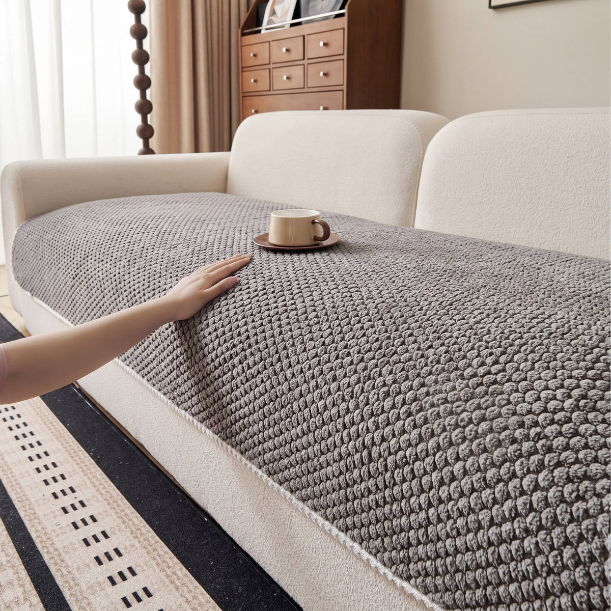 Luxury Couch Cover, Thick Removable Washable Sofa Protector, Non Slip Pet Friendly Slipcover for Sectional Loveseat