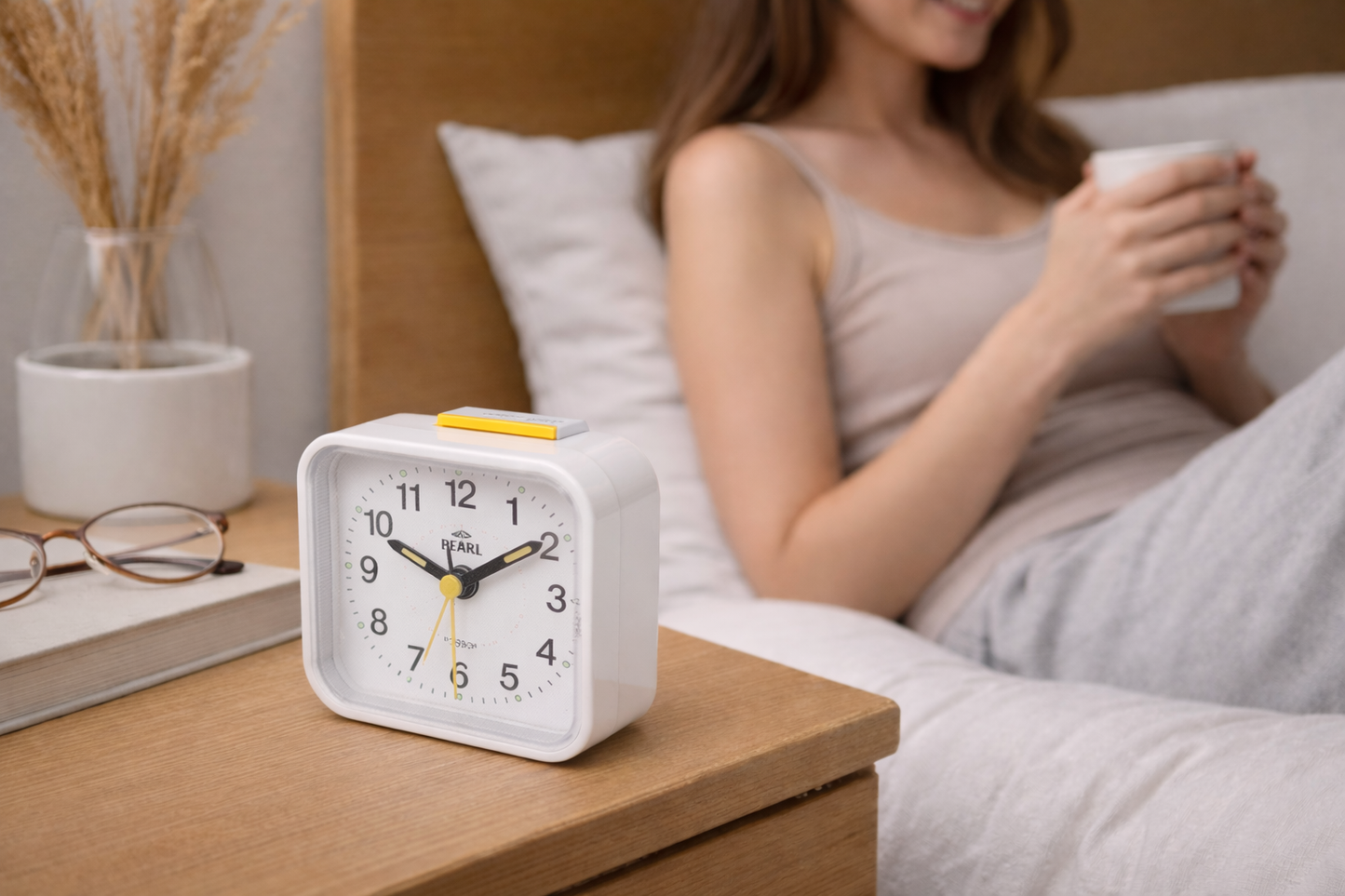 Analog Bedside Alarm Clock with Silent Movement and Night Light, Snooze Function