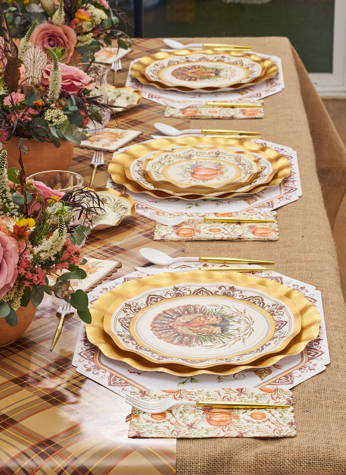 Disposable Paper Plates with Turkey and Pumpkin Design for Thanksgiving Dining