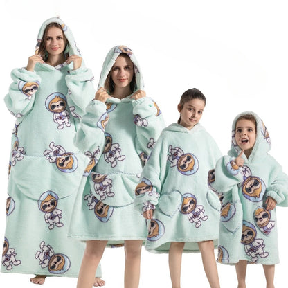 Oversized Hoodie Blanket with Pumpkin Pattern and Fleece Flannel Fabric, Unisex