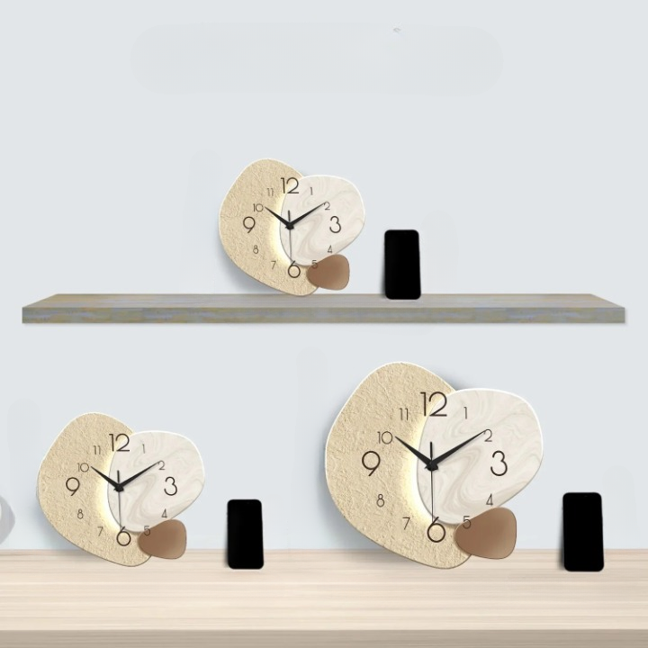 Wanduhr mit organischer Form – Modernes Wohndesign -    Zorenza