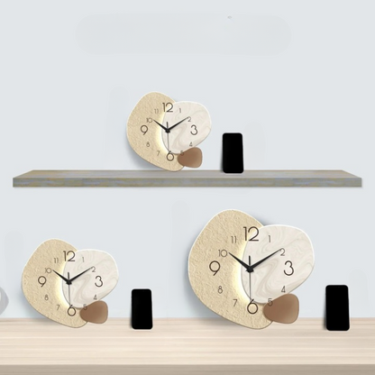 Wanduhr mit organischer Form – Modernes Wohndesign -    Zorenza