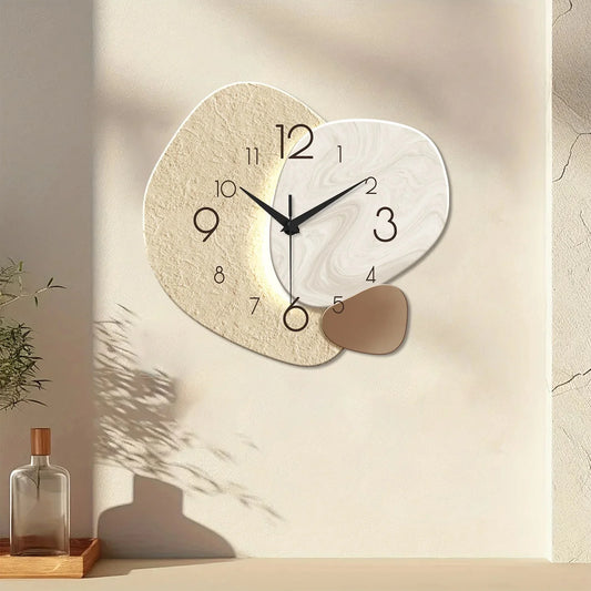 Wanduhr mit organischer Form – Modernes Wohndesign -    Zorenza