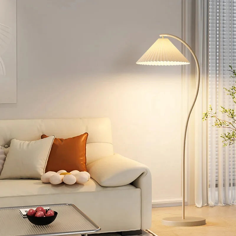 Bogenlampe mit Plissee-Schirm für Wohnzimmer -    Zorenza
