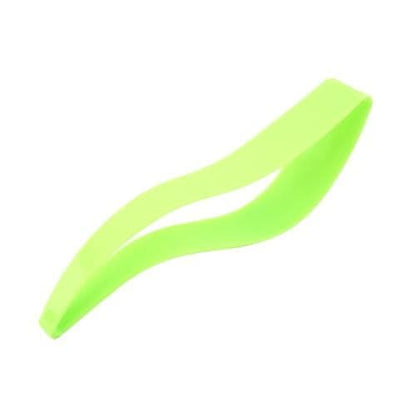 Pie and Cake Server with Triangular Cutting Edge and Squeeze Handles