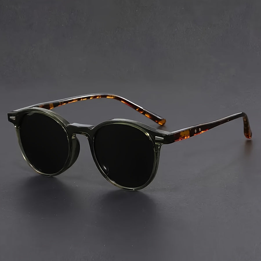 Round Tortoiseshell Sunglasses with Polycarbonate Frame and Full Frame Design