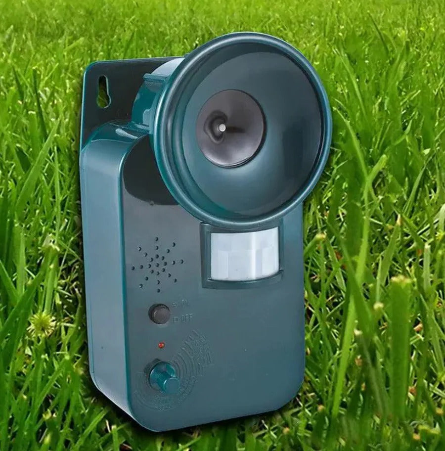 Battery Powered Ultrasonic Animal Repeller with Motion Sensor and Flashing Light for Yards and Sheds