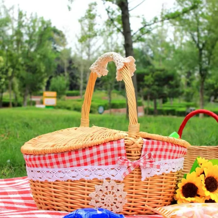Wicker Picnic Basket with Washable Cotton Liner