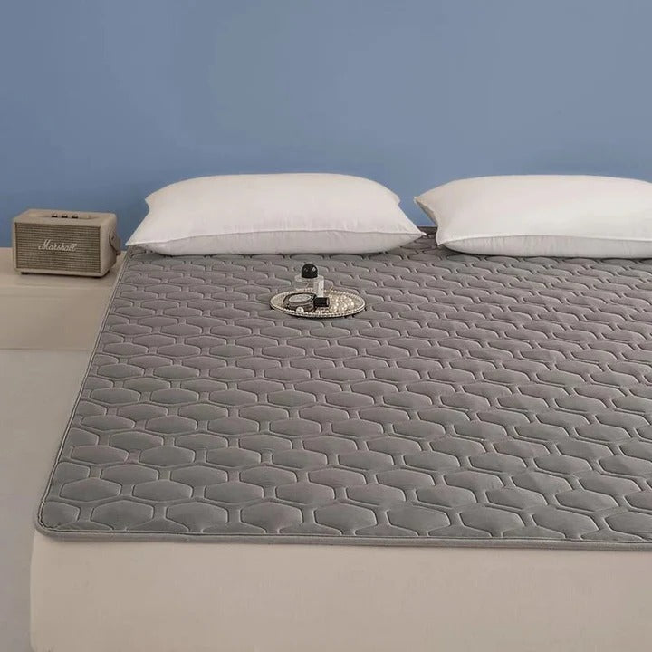 Quilted Cooling Mattress Pad with High-Density Cooling Fiber