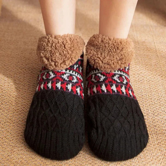 Chilly Season Snow Pattern Warm Socks for Winter with Festive Design and Thermal Insulation