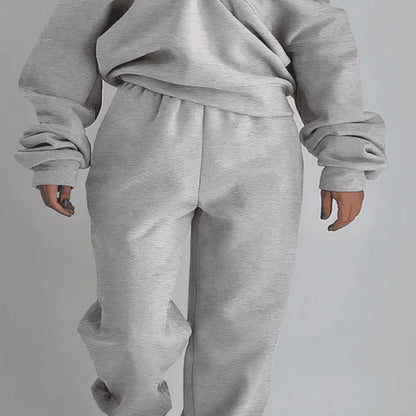 Women's Fitted Workout Tracksuit with Breathable Fabric for Active and Leisure Wear