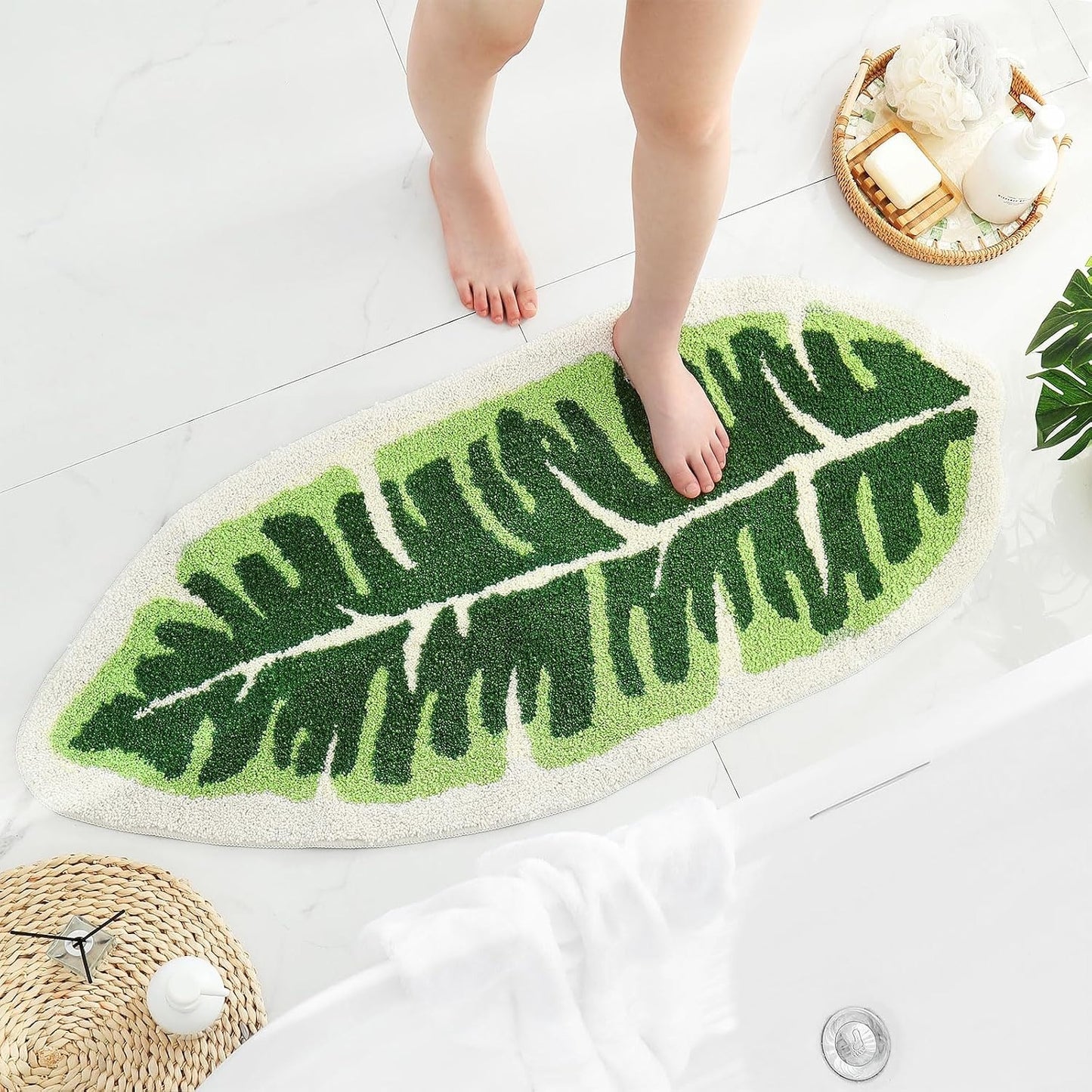 Plush Indoor Mat with Leaf Pattern, Machine Washable