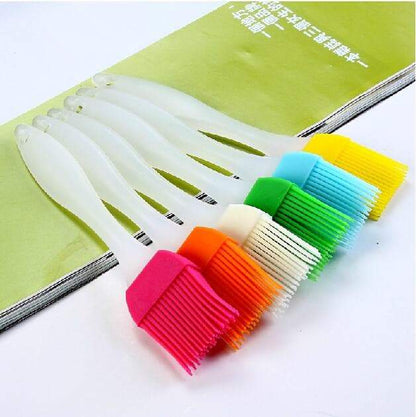 Silicone Basting Brush with Heat Resistant Bristles and Plastic Handle
